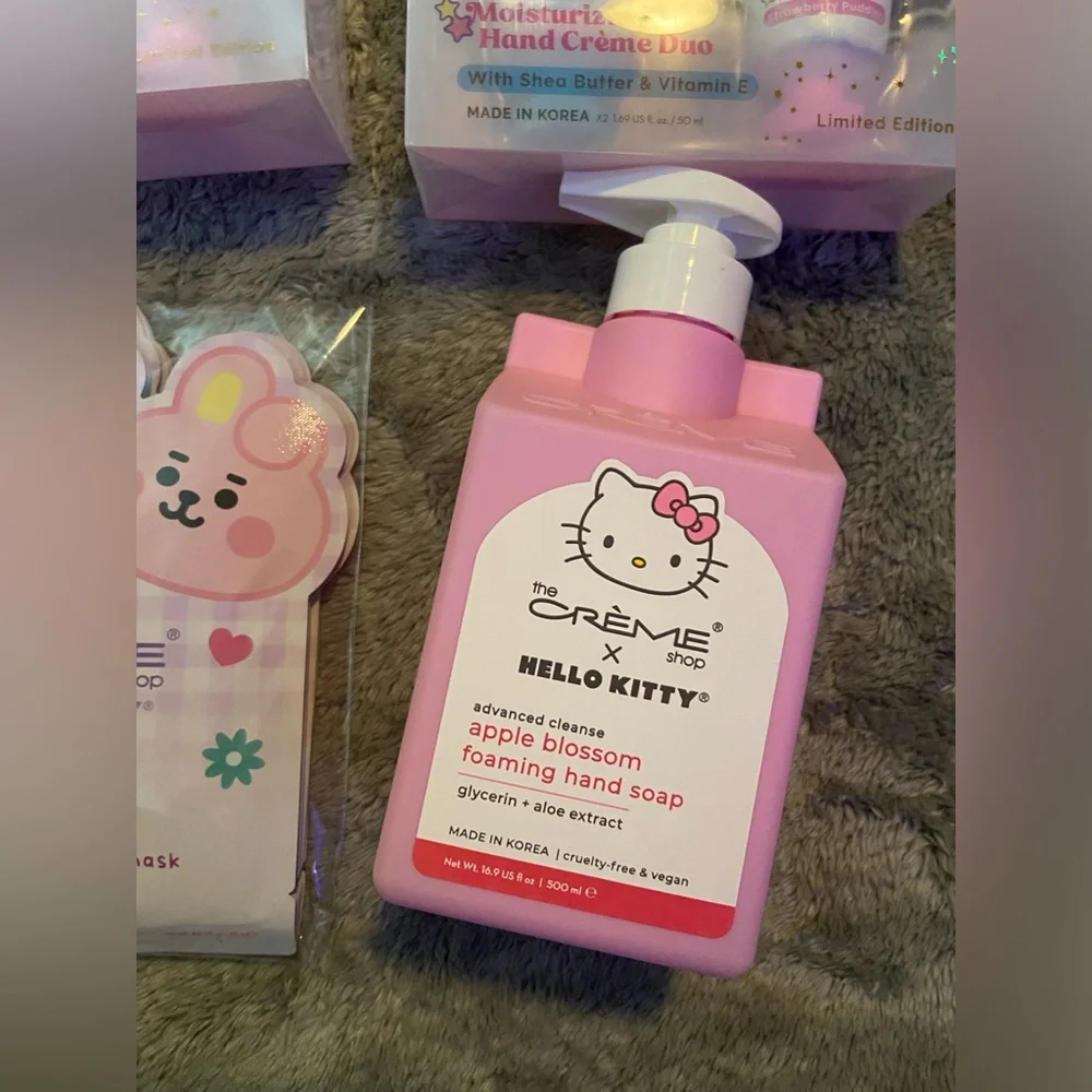 Hello Kitty Bundle - Picture 2 of 4